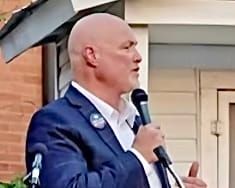 Lt. Governor Candidate Dean Odle Signs Moms for Liberty Parent Pledge