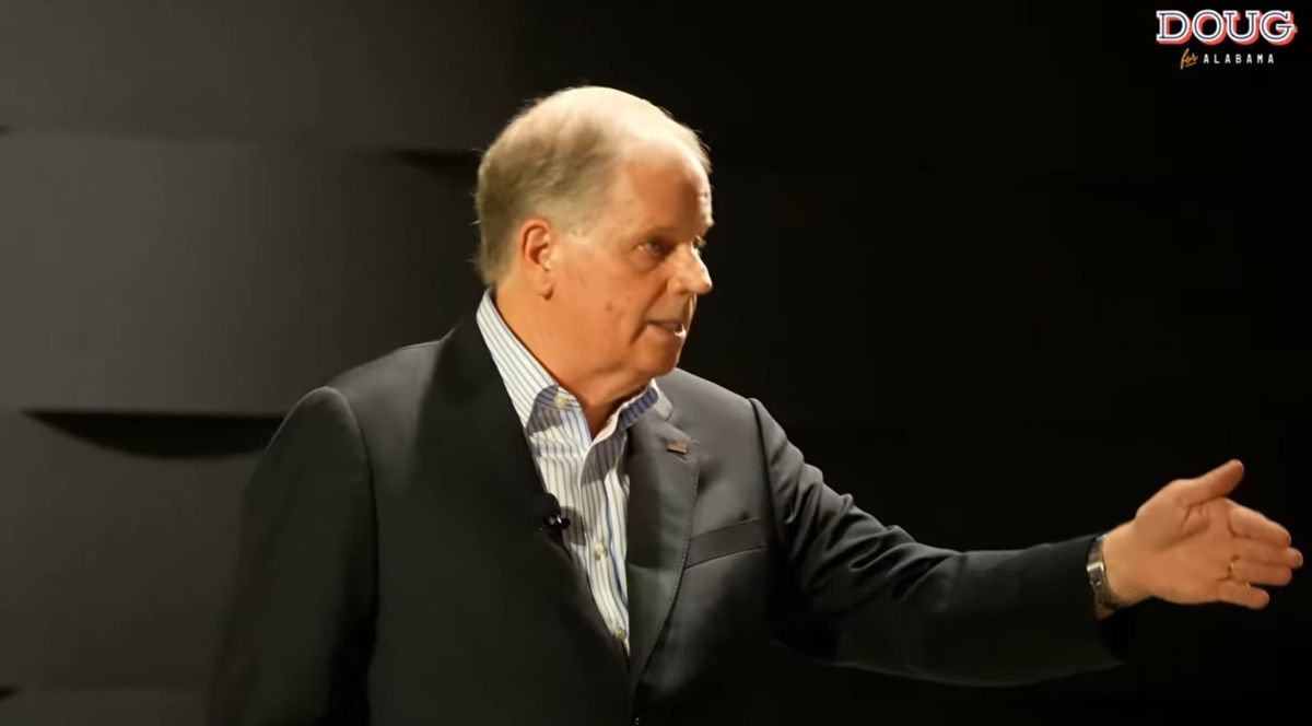 Jones Draws 600 to Huntsville Town Hall