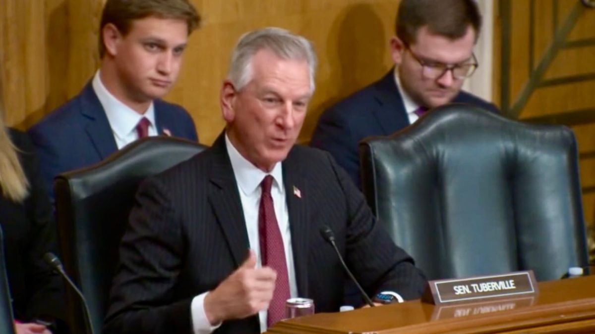 Tuberville Backs Federal Ban on PFAS in Food Packaging