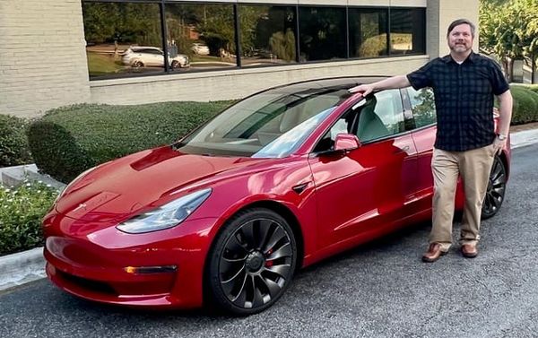 We Can't Let China Lead in Future of Automobile Industry