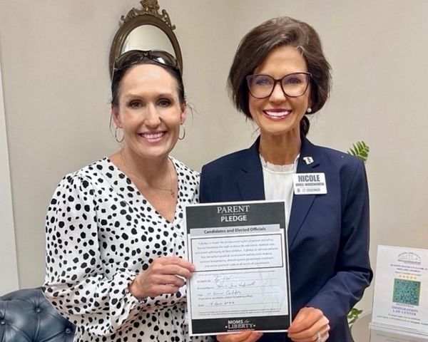 Nicole Jones Wadsworth Signs Moms for Liberty Parent Pledge