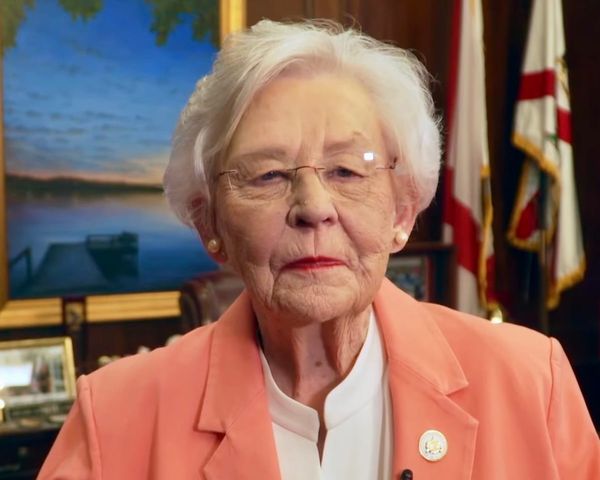 Gov. Ivey Proclaims ‘Doctors Day’ in Alabama, Recognizing Physicians’ Service and Sacrifice