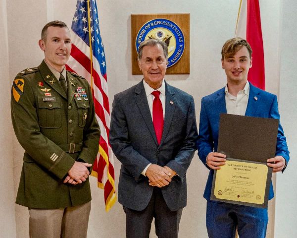 Palmer Awards Patriot Pipeline Scholarship