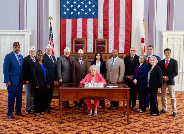 Ivey honors Alabama's Oratorical champion at State Capitol