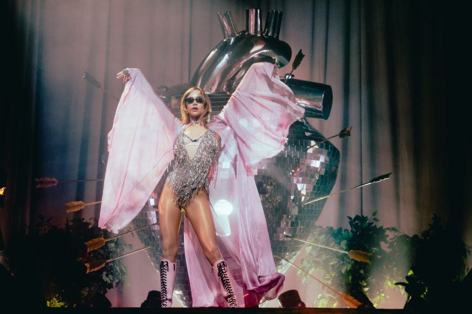 Welcome to Loveland: Suki Waterhouse Dazzles Boston