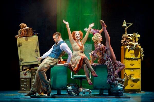 PREVIEW: Annie @The Congress Theatre Eastbourne