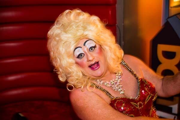 Davina Sparkle raises £2,200 for Wedding Wish Well foundation