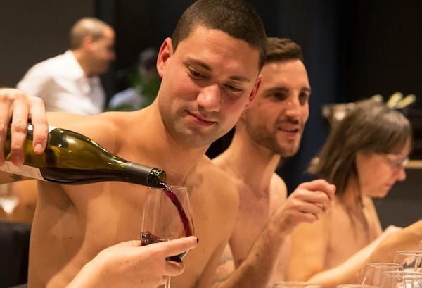 Tales of the Second City: The Etiquette of Naked Dining
