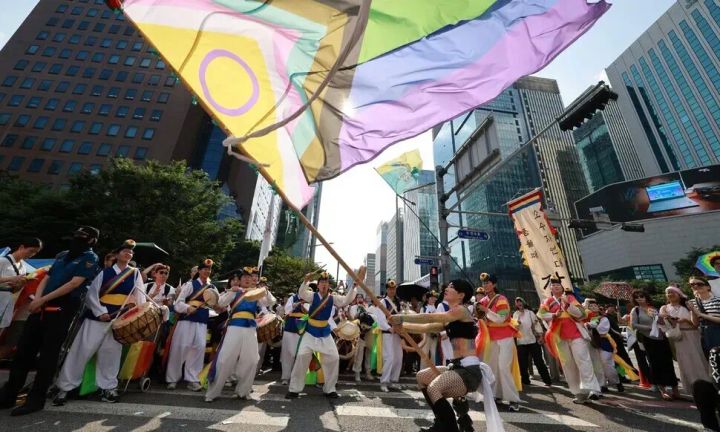 Tens of thousands gather in Seoul for South Korean Pride