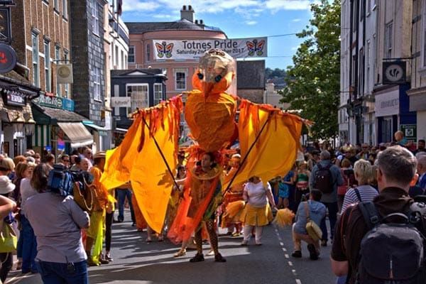 Hundreds march to support Totnes Pride