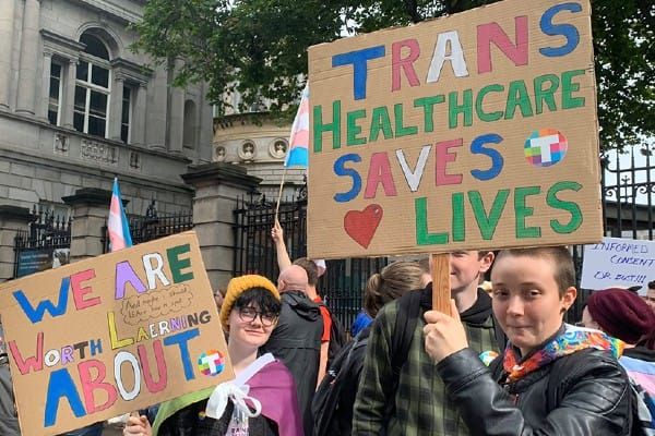 Kansas bill to criminalise healthcare for trans youth