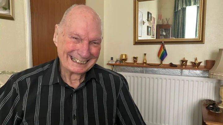 RAF veteran to honour members of the LGBTQ+ community in the armed forces on Remembrance Sunday