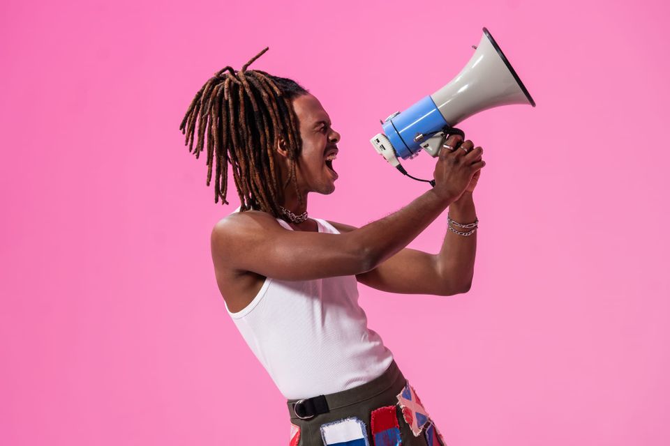 Jeangu Macrooy drops new queer protest song📣Independent Girls & Nasty Evil Gays