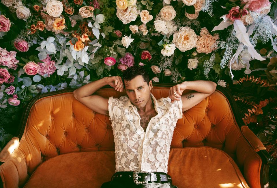 INTERVIEW: "Queer voices will never be silenced." US singer Stewart Taylor talks about falling for a Latino man, the inspiration behind new single Emilio and why queer artists must share their stories and creativity