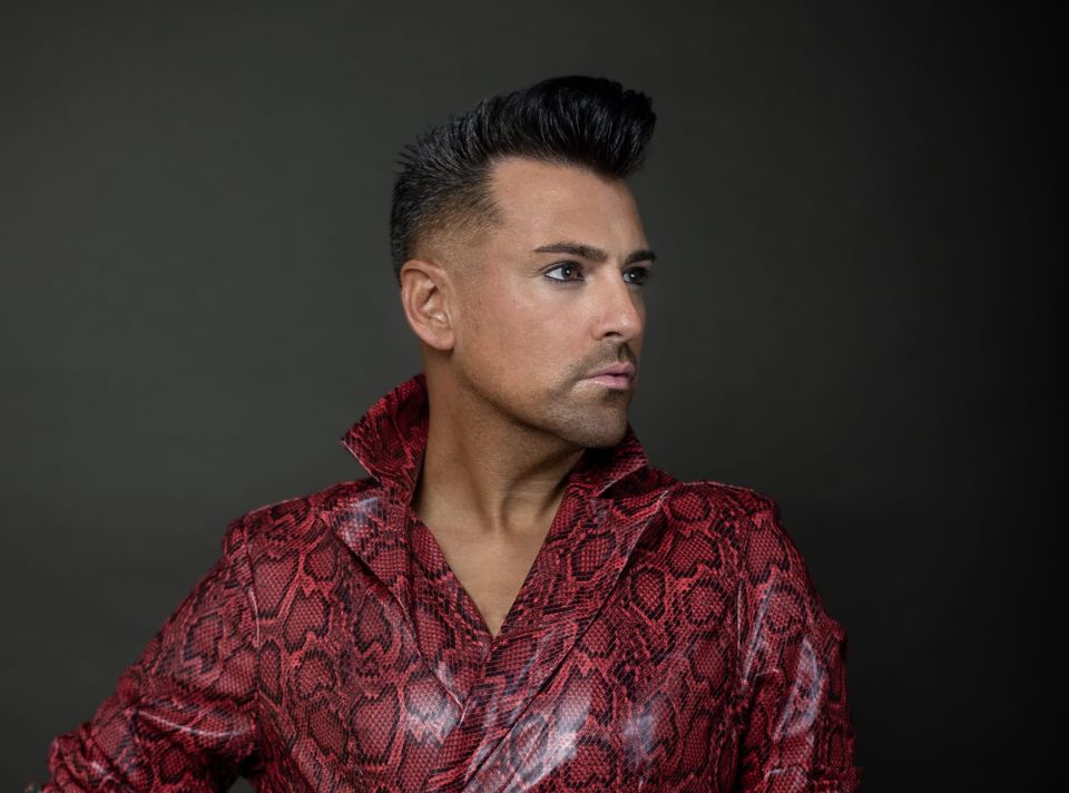 INTERVIEW: Multi award winning LGBTQ Scottish recording artist Allan Jay on new Christmas single, musical theatre training, Jack and the Beanstalk and....tennis!