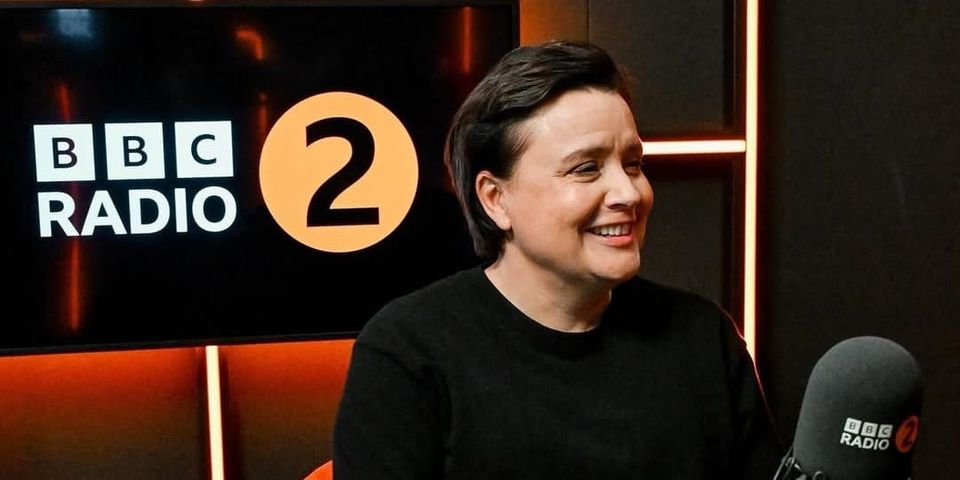 “I didn’t know who I was before 40.” Susan Calman speaks about growing up gay in Radio 2 interview with Vernon Kay