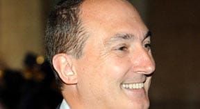 Hove MP Weatherley delivers hunt ban support letter to Prime Minister