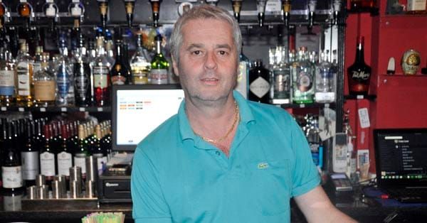 Who’s the boss behind the bar @The Grosvenor Bar?