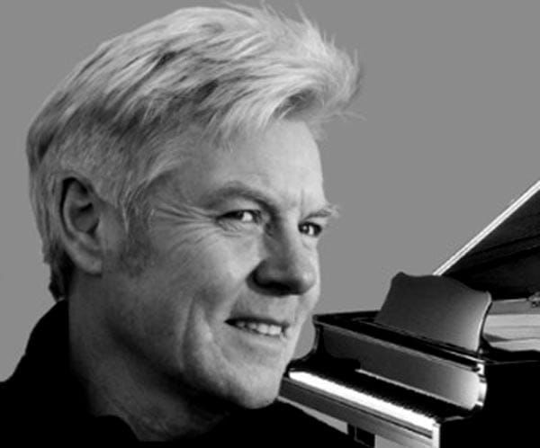 BRIGHTON FRINGE REVIEW: The Cocktail Pianist 2 @Sweet Waterfront 2