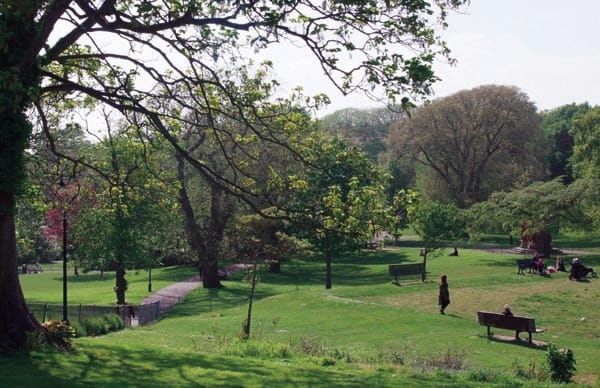 Queens Park – Pond or garden? It’s your choice!   