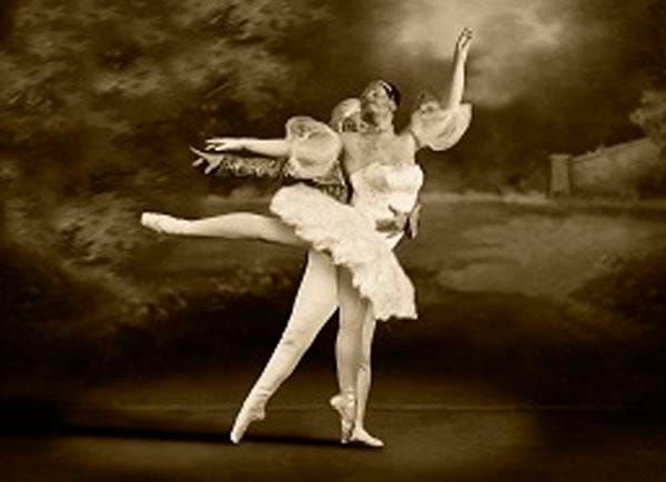 ‘The Buttcracker’ – Academics challenge image of ballet