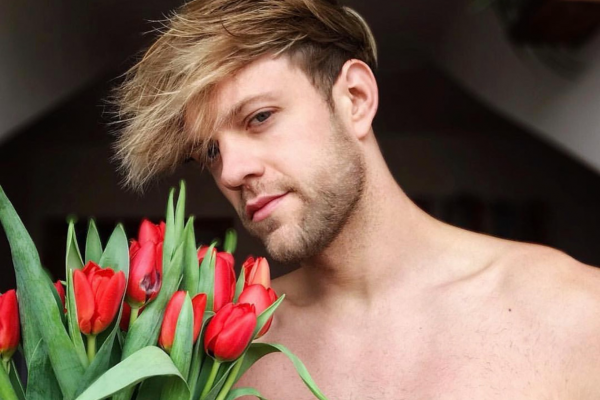 FEATURE: SPOTLIGHT ON: Denholm Spurr – whose art mirrors his life.