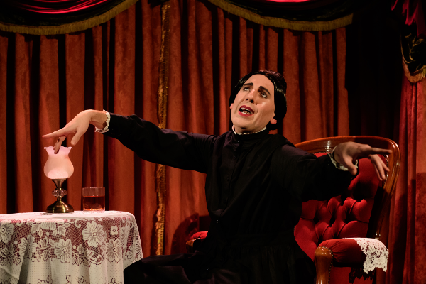 REVIEW: The Fabulist Fox Sister@ Southwark Playhouse