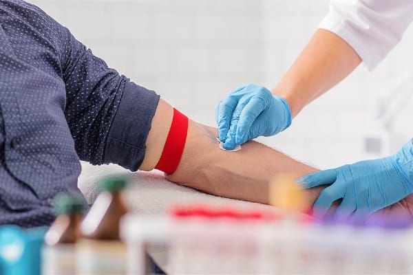 Australia relaxes blood donation regulations