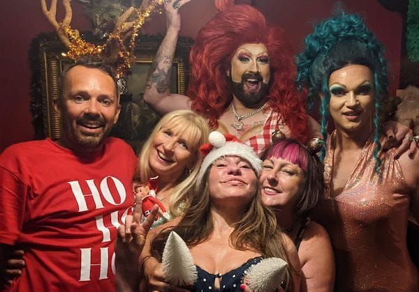 The Bedford Tavern raises £1,165 for the Sussex Beacon