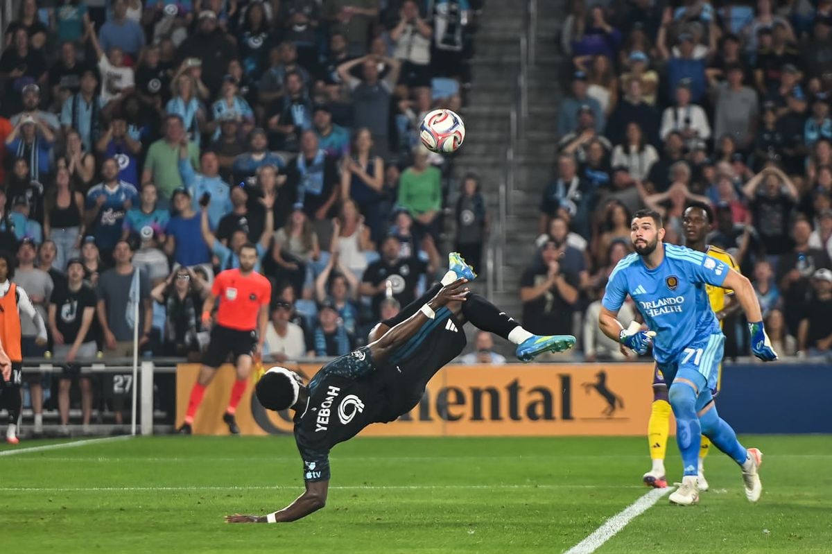 Kelvin Yeboah scores against Orlando City with a bicycle kick.
