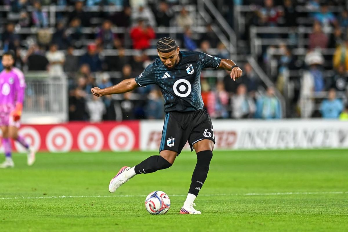 Loons midfielder / defender Carlos Harvey, seen here before Panama took him to points elsewhere. Image credit: Dan Mick