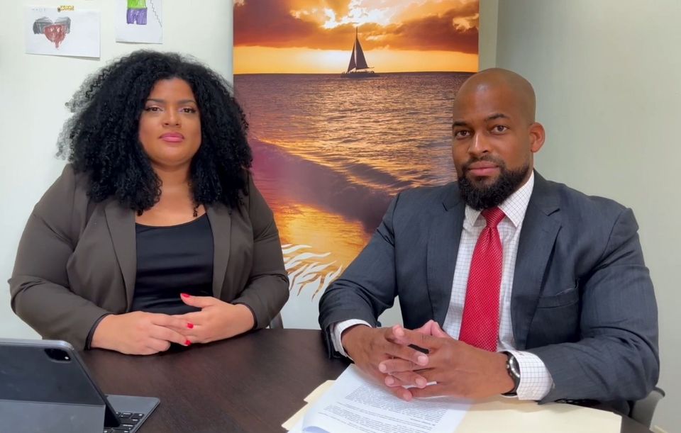 Misha Raymond a entrega ley di iniciativa pa cambia e sistema di parti restzetels