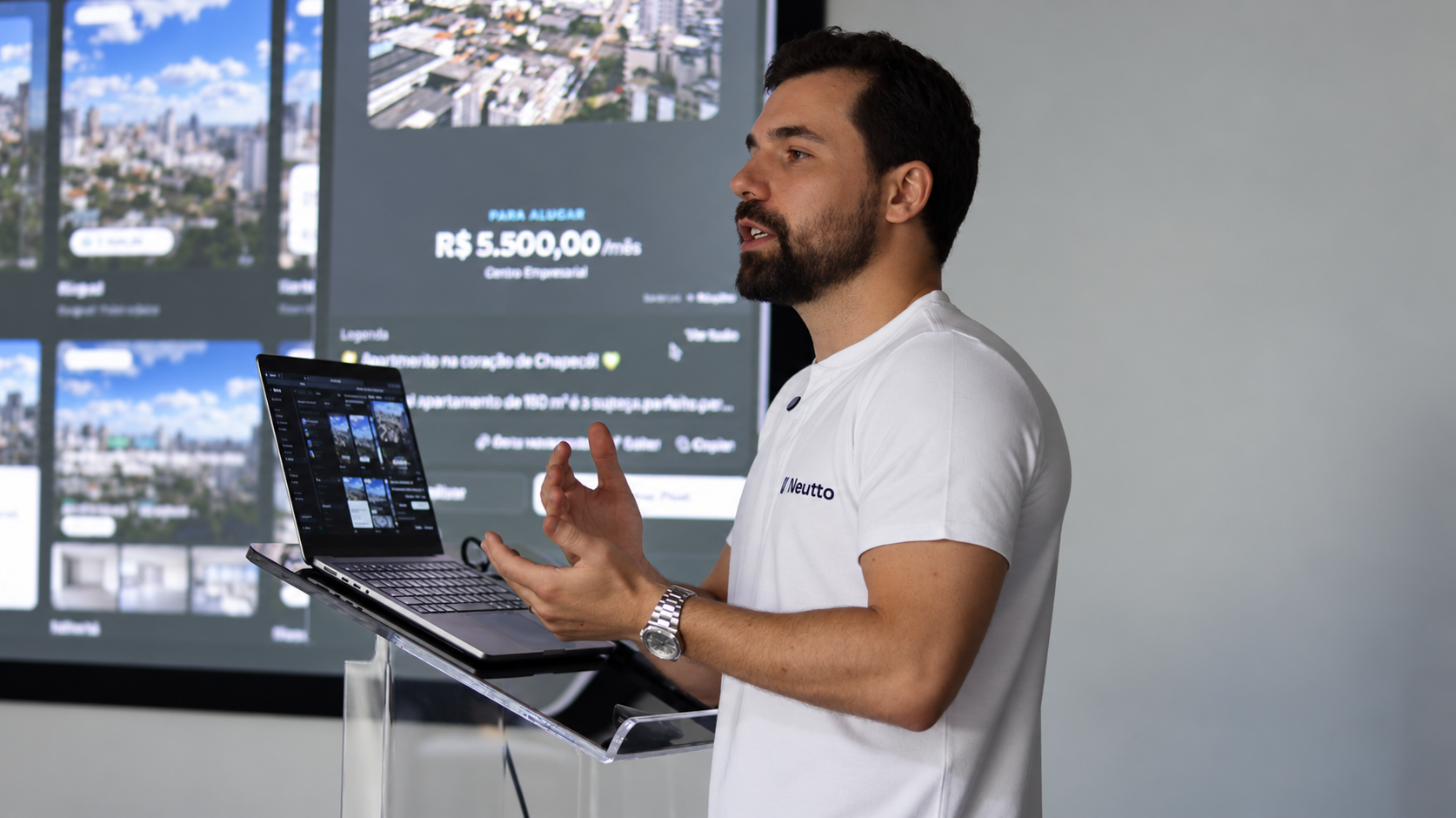 Gustavo Bugnotto, CEO da Neutto, apresentando módulo de estúdio dentro do sistema.