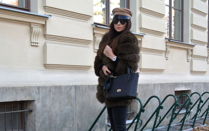 ČERNÁ SHOPPER KABELKA S KRAJKOU.