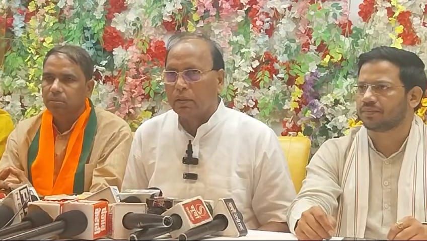 कांग्रेस पार्टी संविधान को लेकर भ्रामक प्रचार कर रही है - डॉ बनवारी लाल