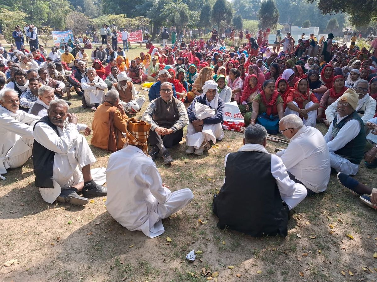केन्द्रीय ट्रेड यूनियनों और कर्मचारी संघों के आह्वान पर सरकार की जनविरोधी नीतियों के खिलाफ राष्ट्रीय आम हड़ताल