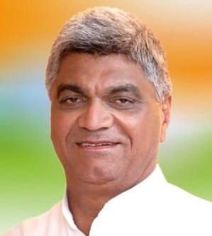 पृथला क्षेत्र में निर्माणाधीण सड़कों में लगाई गई घटिया सामग्री - रघुबीर तेवतिया