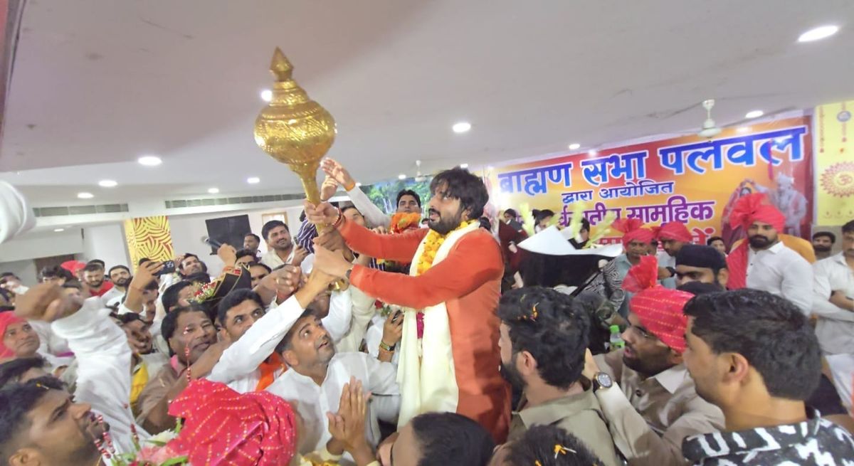 उत्कर्ष चौधरी के जन्मदिन पर उमड़ा जनसैलाब, पुष्प वर्षा कर किया भव्य स्वागत