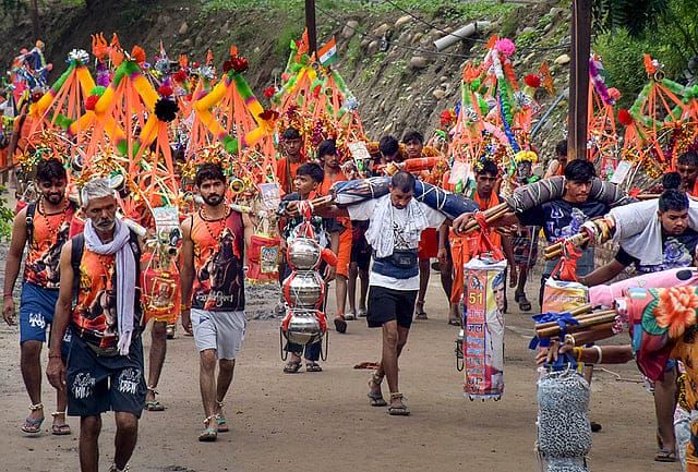 भोले के जयकरों से गुंजा पलवल, निरन्तर बढ़ रही है कांवड़ियों की संख्या
