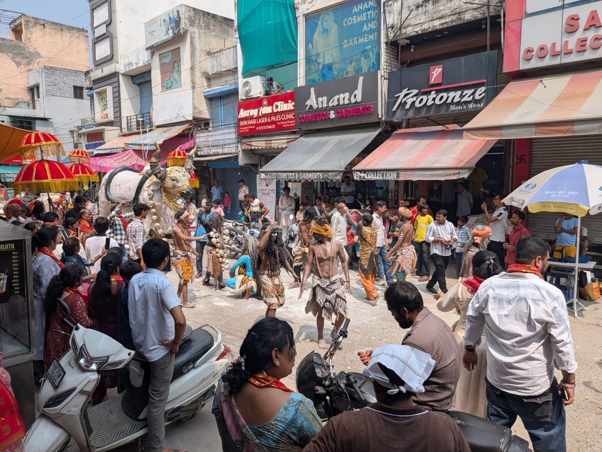 जवाहर नगर कैम्प पलवल में गणेश उत्सव पर निकाली गई विशाल शोभा यात्रा