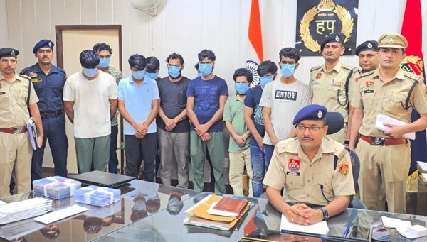 साईबर थाना पलवल ने बिहार से अन्तर्राष्ट्रीय गिरोह के 10 आरोपियों को दबोचा