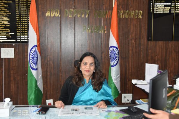 2018 बैच की आईएएस अधिकारी सुभीता ढाका ने संभाला एडीसी पलवल का कार्यभार