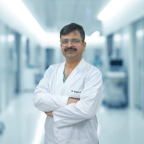 पीठ दर्द को नजर अंदाज न करें, समय पर इलाज से बच सकती है सर्जरी - डा० कपिल जैन