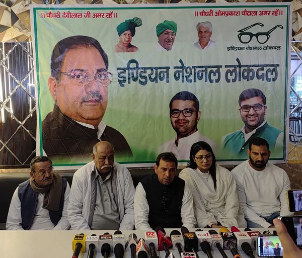 पलवल भाजपा के वरिष्ठ नेता सतपाल देशवाल ने भाजपा छोड़ इनेलो में की वापसी