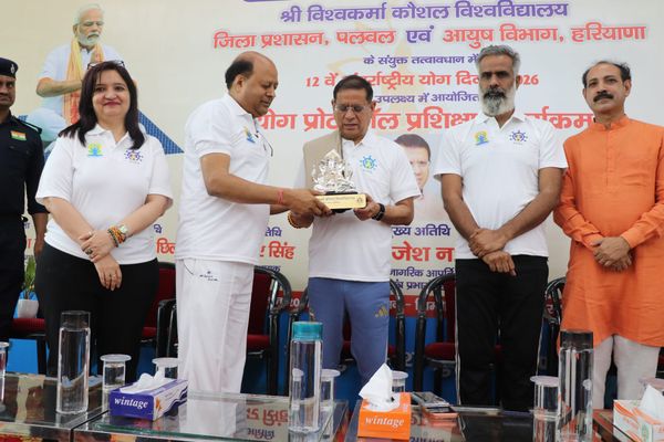 एसवीएसयू में अंतरराष्ट्रीय योग दिवस पर मंत्री राजेश नागर ने कहा 'स्वस्थ जीवन का आधार'