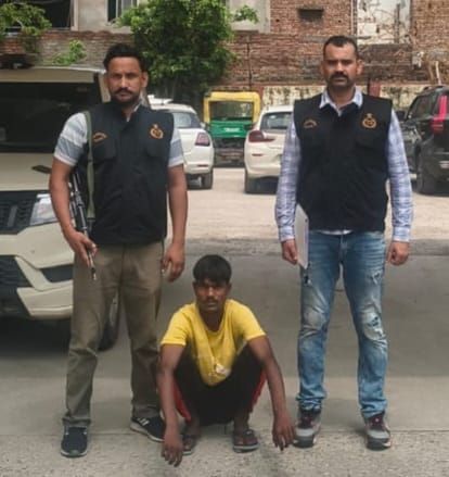 दुकानों में चोरी करने के मामले में आरोपी को किया गिरफ्तार, नगदी बरामद