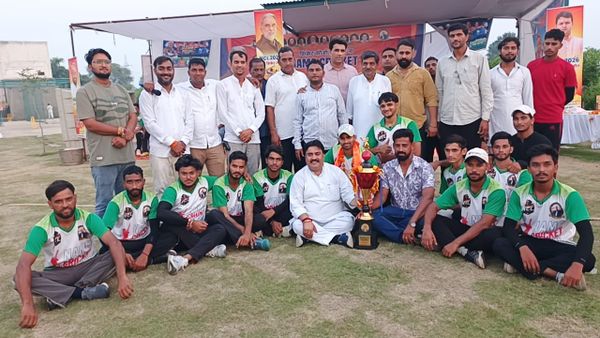 नमो क्रिकेट लीग के समापन पर बेस्ट XI बनी चैंपियन, कृष्णपाल गुर्जर ने विजेता टीम को किया सम्मानित