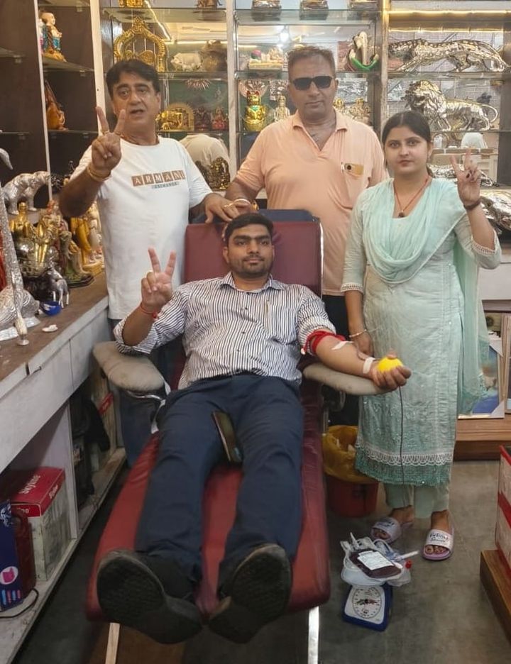 राजू वंडरवर्ड पर लगा छठा रक्तदान शिविर