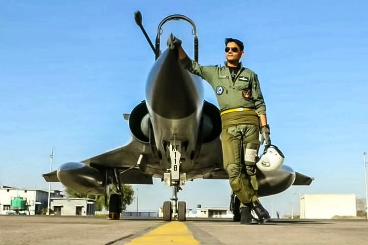 पलवल के गांव फिरोजपुर निवासी स्क्वाड्रन लीडर सिद्धांत सिंह को वीर चक्र से किया सम्मानित