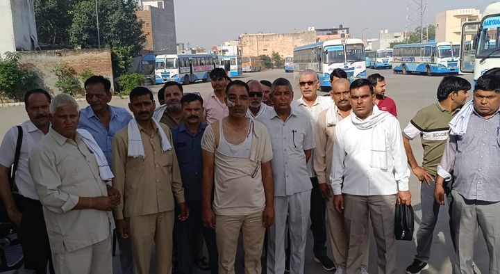 हरियाणा रोड़वेज परिचालक के साथ मारपीट मामले में दोषियों के खिलाफ सख्त कार्रवाई करने की मांग